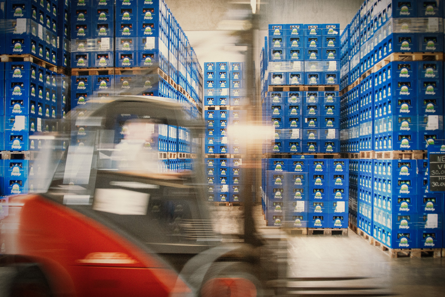 Gabelstapler im Lager der Klosterbrauerei Andechs