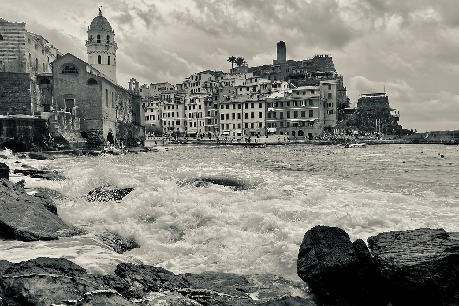 Cinque Terre – der hafen von Vernazza